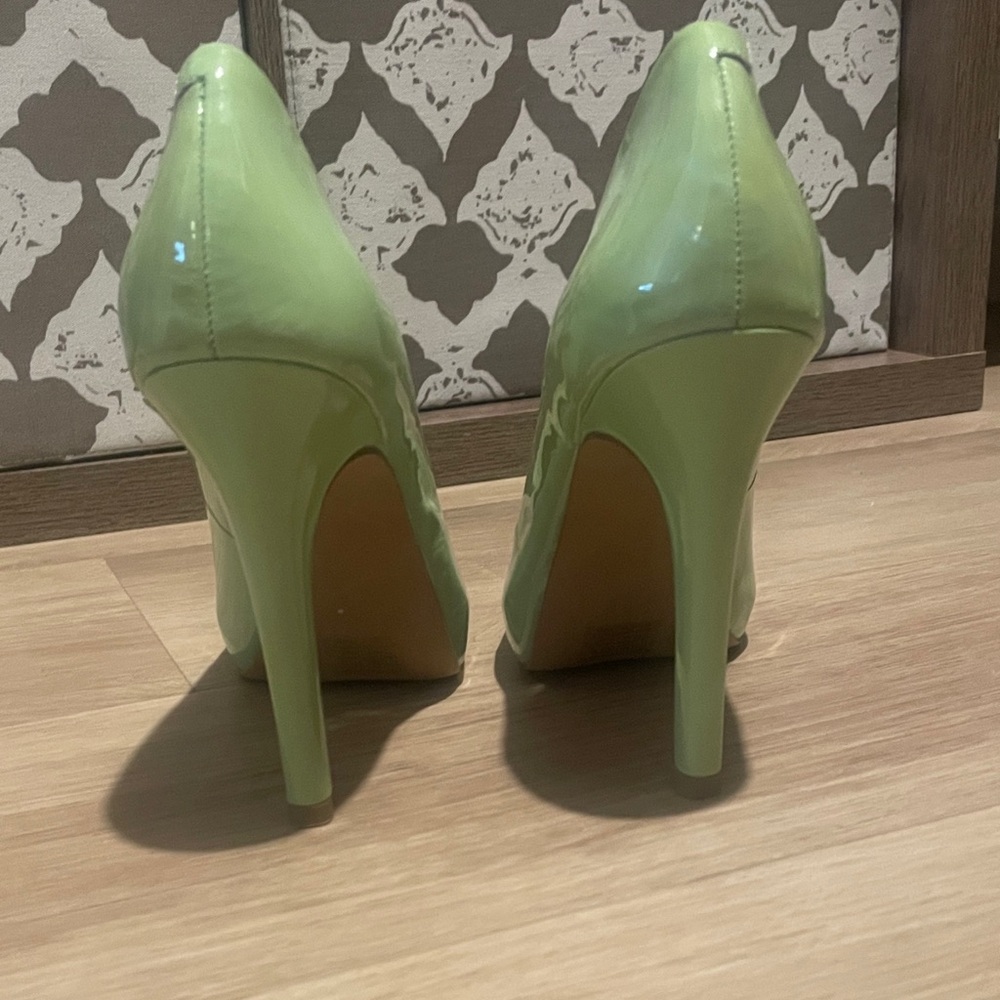 Jessica Simpson Mint Green Patent Round-Toe Pumps - Picture 3 of 10